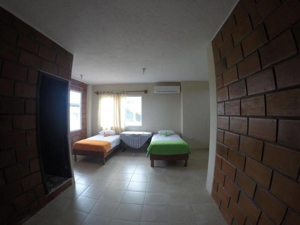 Hostal Cattleya Пуэрто-Бакерисо-Морено Экстерьер фото